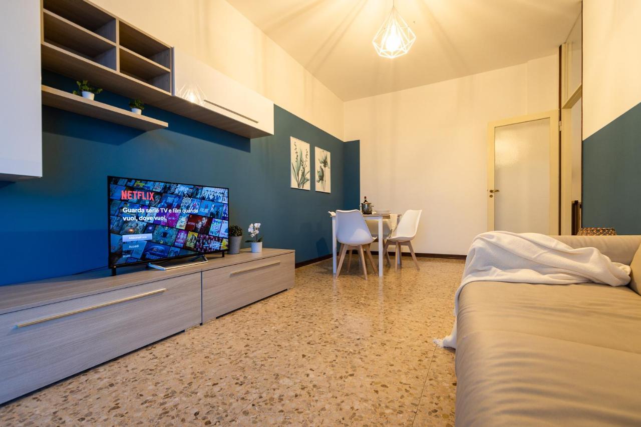 Blue Wave Apartment [Arona - Lago Maggiore] Esterno foto